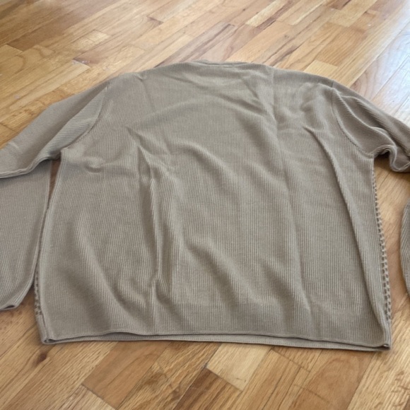 Men’s Fiji sweater. Tan. Size L - Picture 3 of 6
